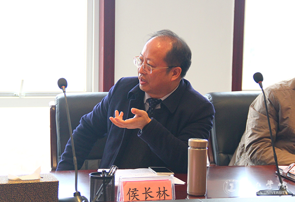 我校党委理论学习中心组(扩大)召开学习会