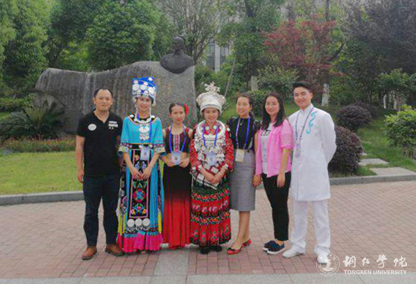 3合影.jpg