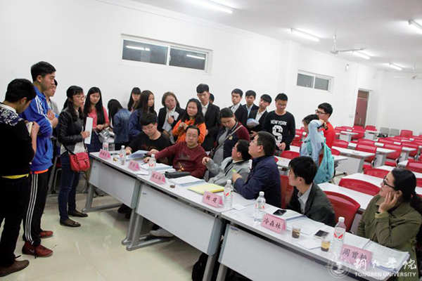 我校举行“挑战杯”课外科技学术作品评审决赛