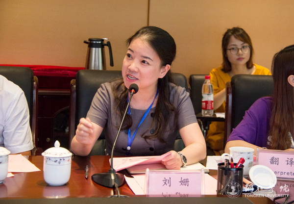 9我校国际合作与交流处副处长刘姗介绍我校国际化办学情况.JPG