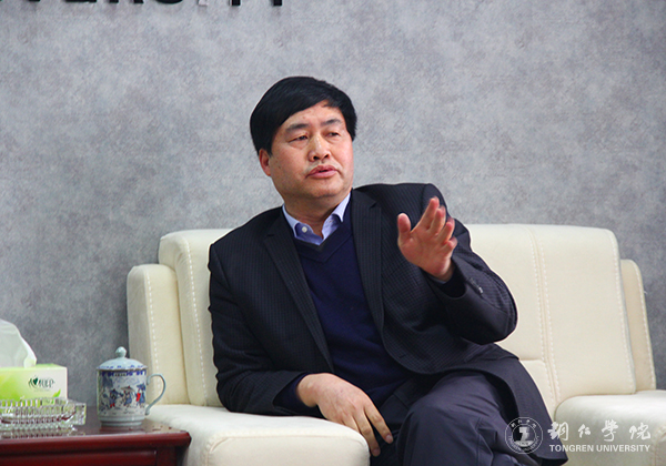 铜仁市就业局局长龙勇一行前来我校调研