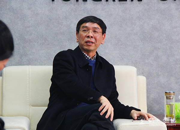 铜仁市就业局局长龙勇一行前来我校调研